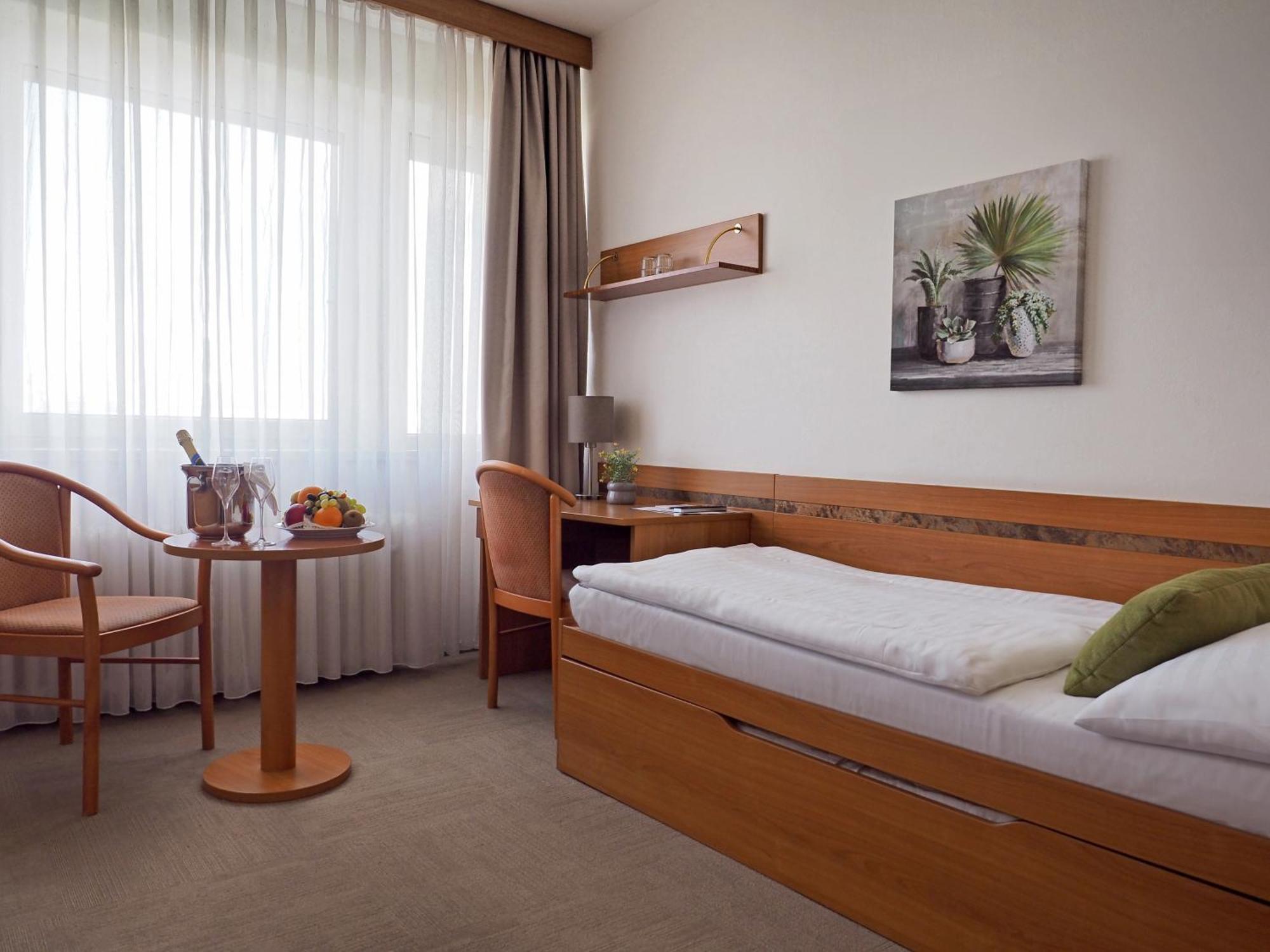 Hotel Ilf Prag Eksteriør billede